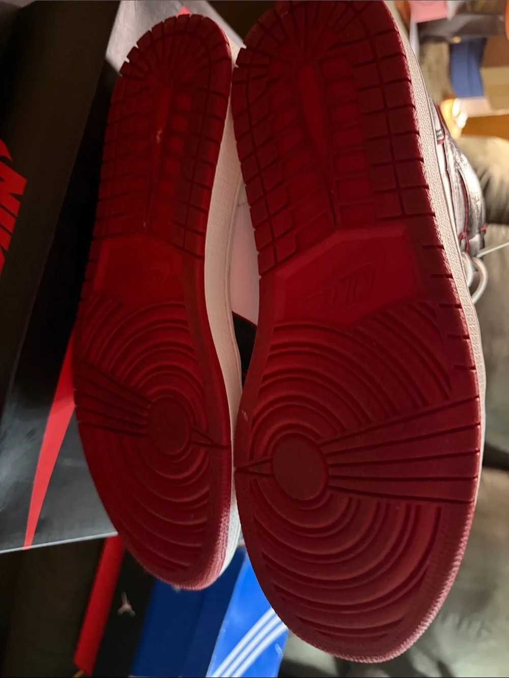 Retro Jordan 1 OG Bloodline
